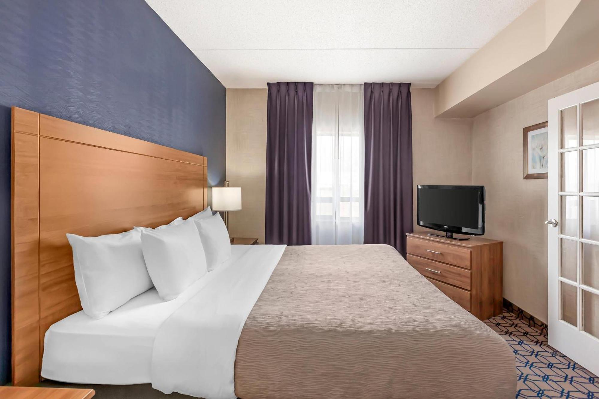 Quality Suites Whitby Exterior foto